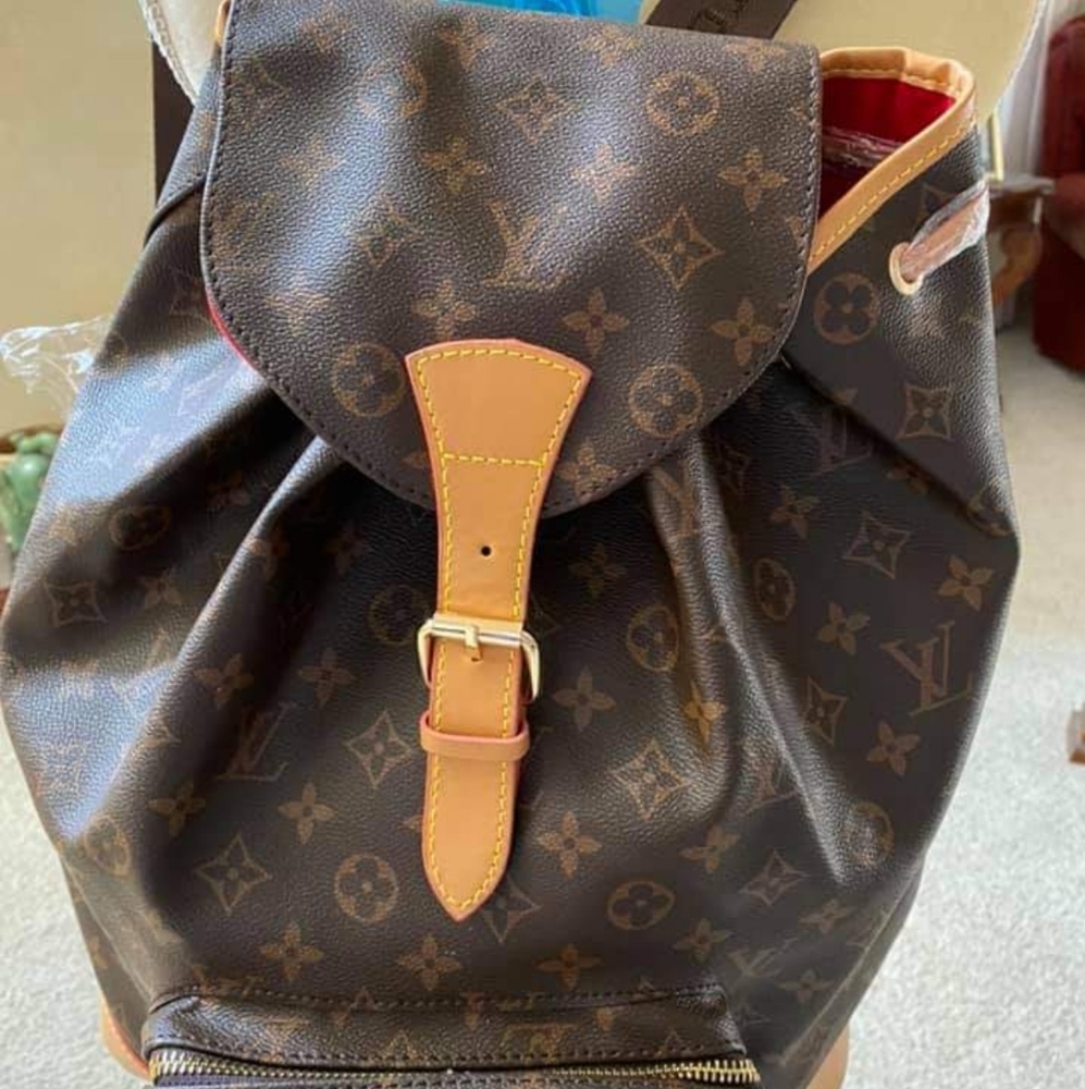 Flower brown backpack